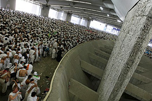 Pilgrims stoning the devil