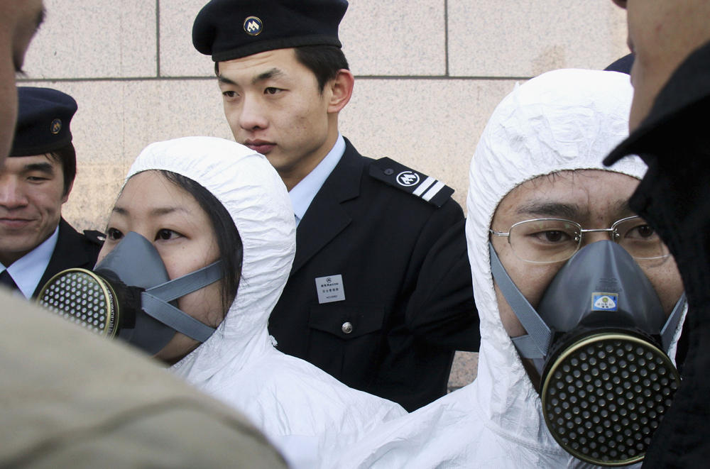 China e-waste gallery: Greenpeace Activists Protest Against E-Waste