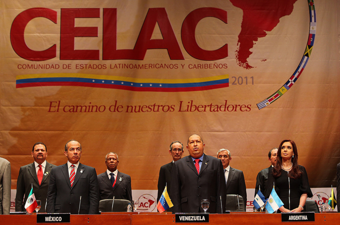 Chavez kicks off anti-US summit in Venezuela