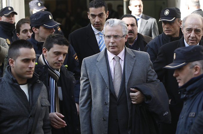 Garzon outside Spanish court