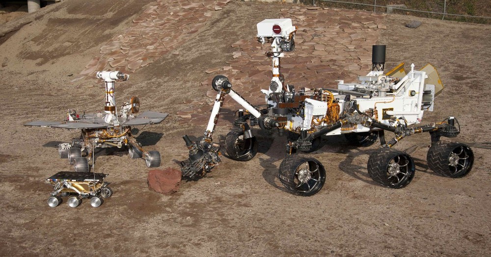 NASA''s Curiosity rover on course for Mars