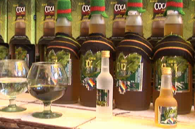 Bolivia President pushes to export coca