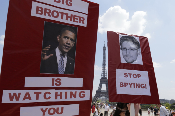 FRANCE-US-SECURITY-INTELLIGENCE-INTERNET-SNOWDEN