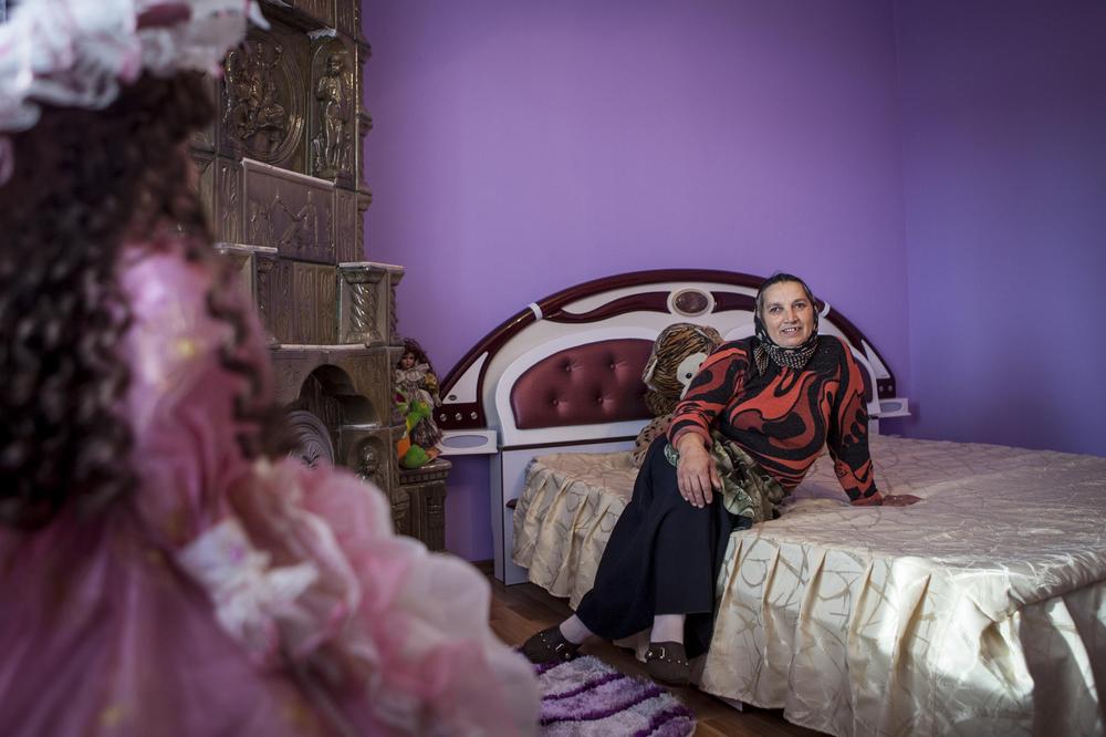<p>Steliana sits on her daughter(***)s bed and explains that the house remains empty for most of the year. Her kids only visit during holidays and weddings.</p>