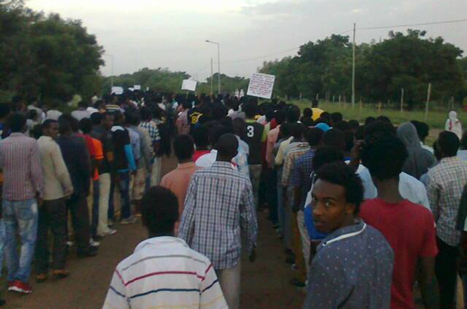 Oromo students protested against a government plan to expand Addis Ababa [Jawar Mohammed/Al Jazeera]