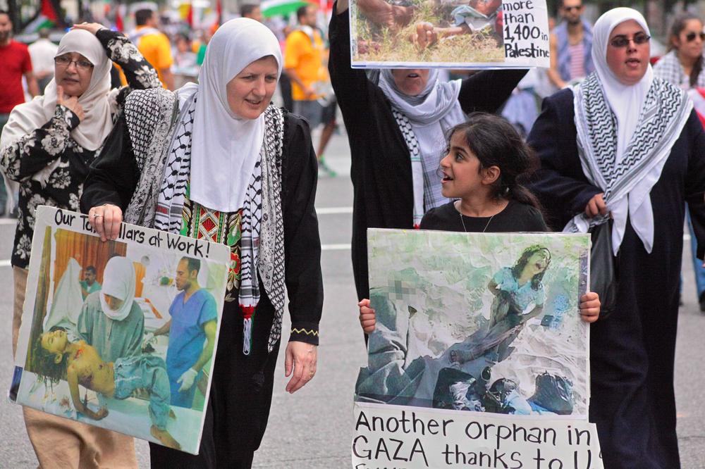 <p>Maura Yasim and her neighbour Tasneel Falah joined thousands of protesters for the National March on the White House, which took a strong stand against Israel(***)s military offensive in Gaza.</p>