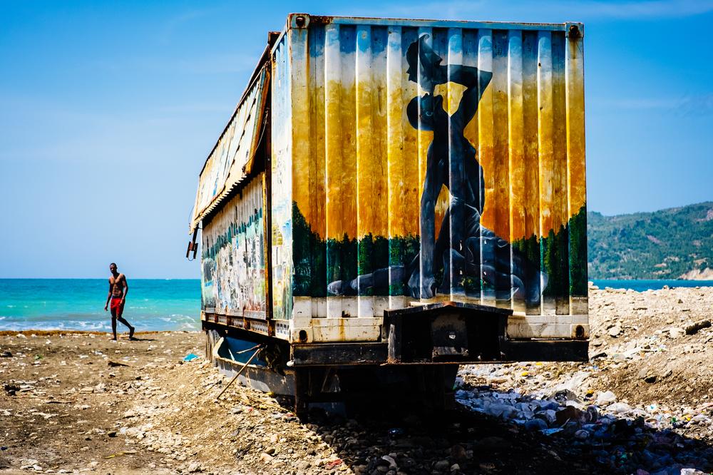 <p>Haiti(***)s government recently doubled the tourism ministry(***)s budget and launched a campaign to attract more visitors to its beaches and other natural areas.</p>