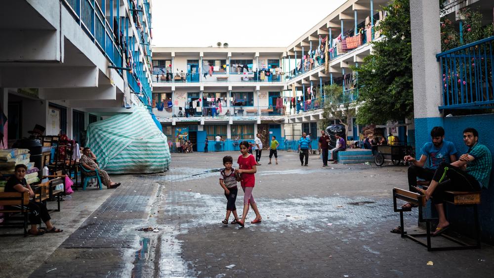 <p>An estimated 60,000 civilians - more than half of whom are children - are still living in shelters across the Gaza Strip, including UN-run schools. </p>