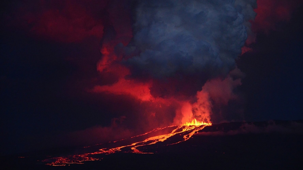 Galapagos volcano eruption