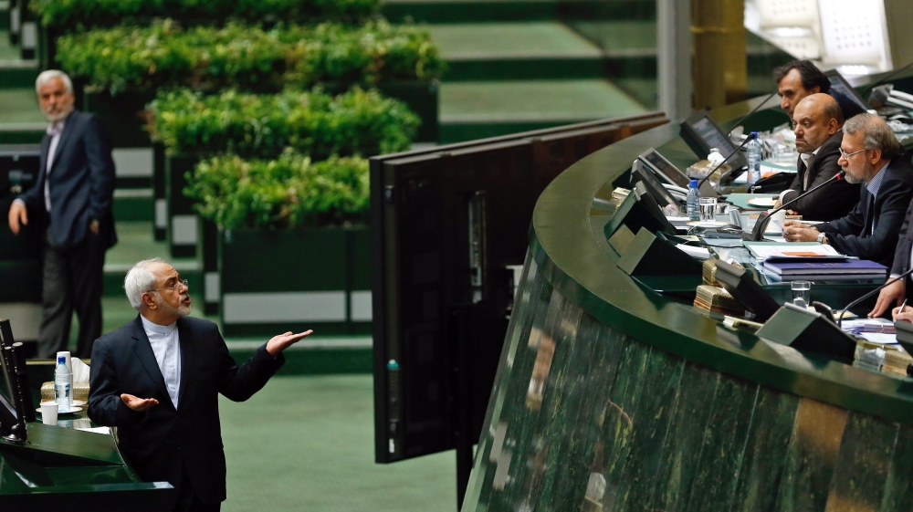 Foreign Minster Zarif briefs parliament on nuclear deal agreement