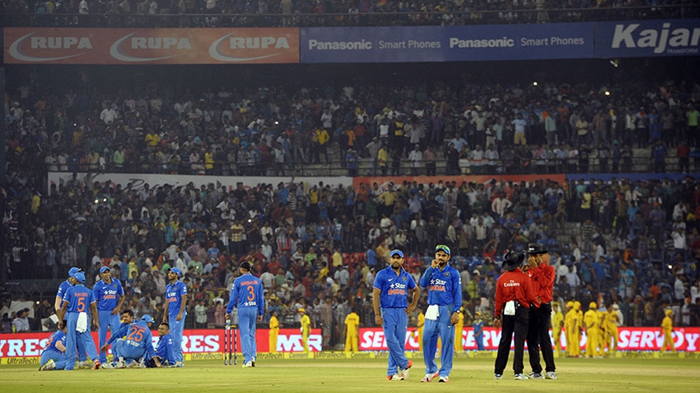 india cricket crowd trouble