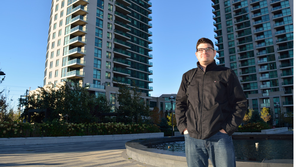 Maher Azem, 32, IT technician [Fadi al-Harbi/Al Jazeera]