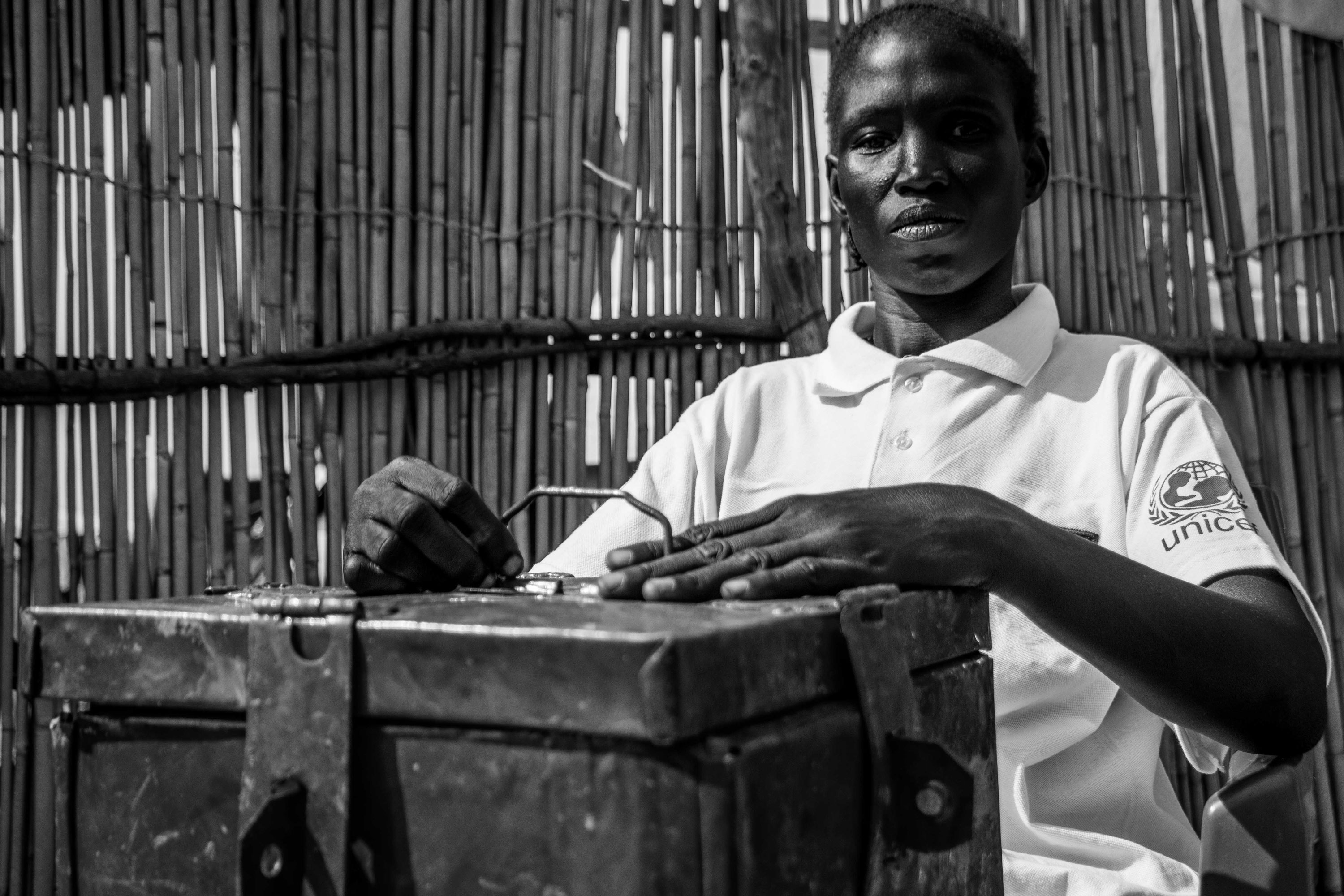 Please DO NOT USE/ WOMEN MAKE CHANGE