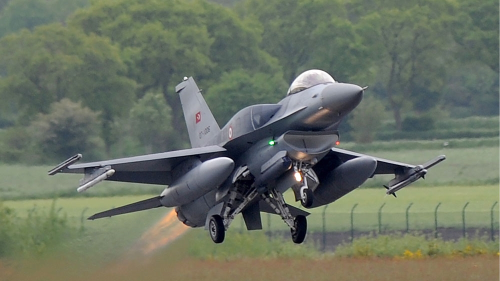 Turkey shoots down Russian warplane on Syrian border