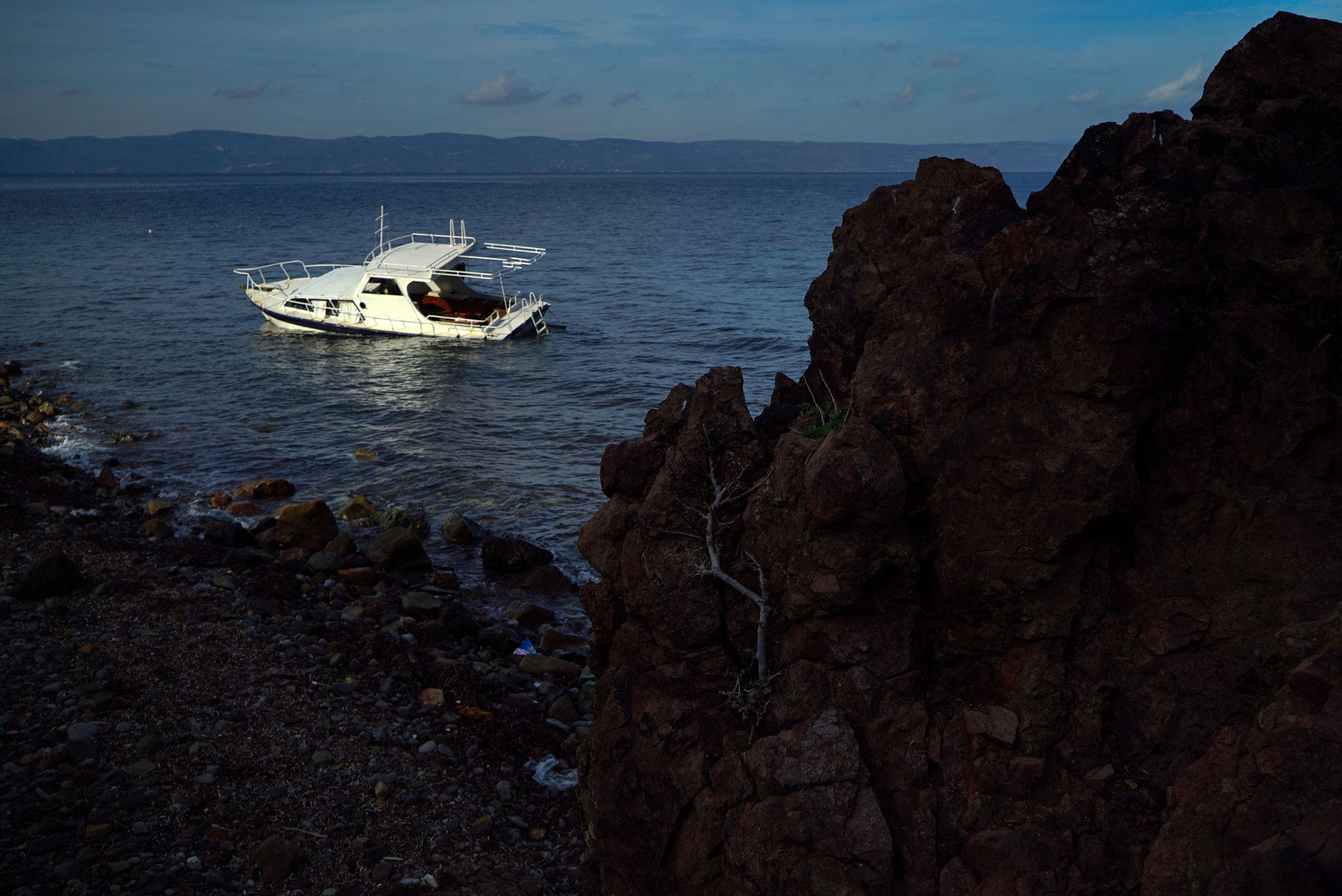 Lesbos Boats/ [Sorin Furcoi/Al Jazeera]