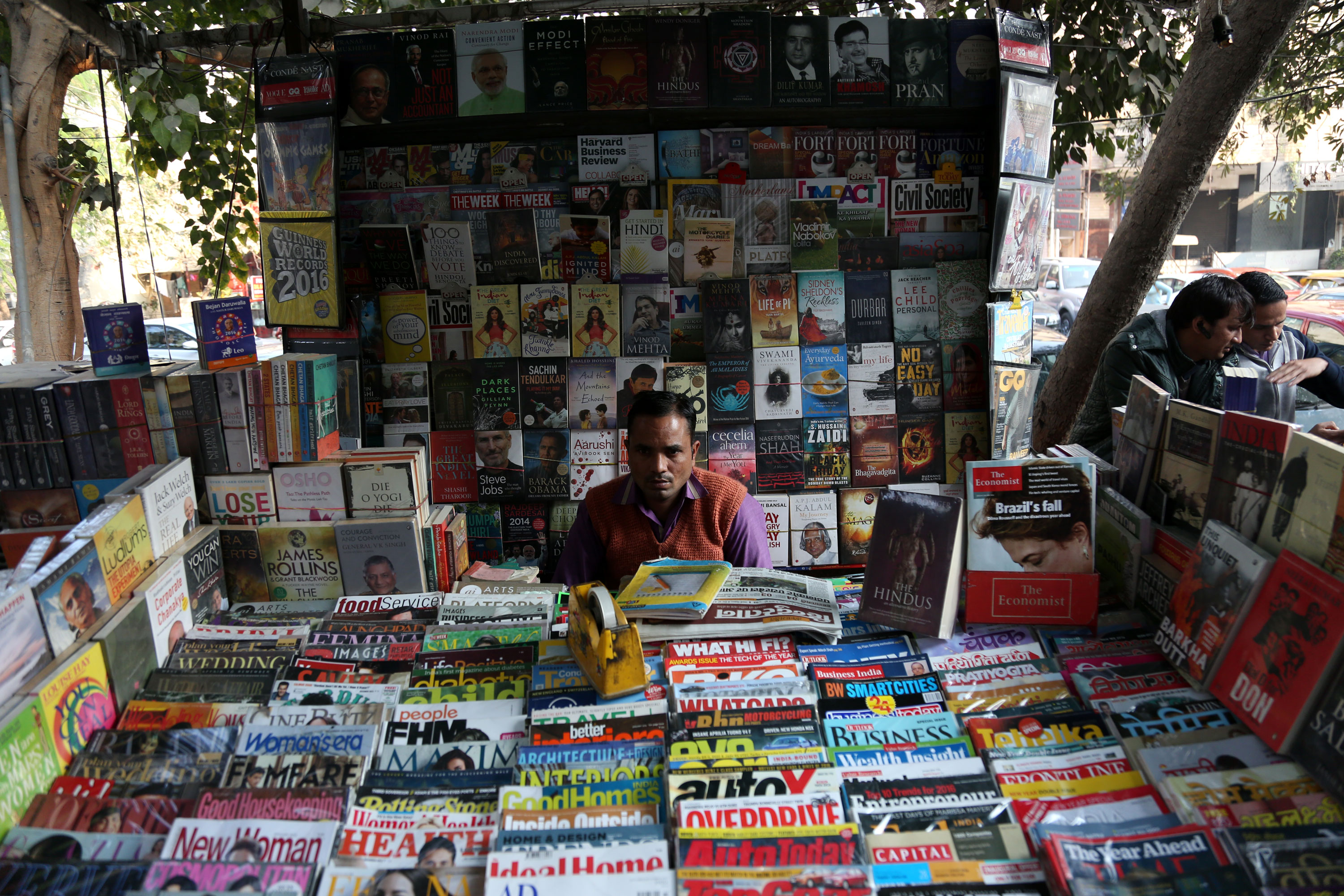 Street vendors Delhi India [Showkat Shafi/Al Jazeera]