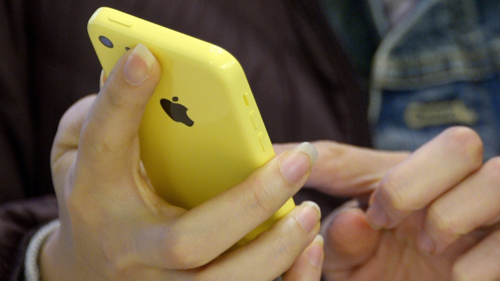 Apple sets up confrontation with US government over encryption