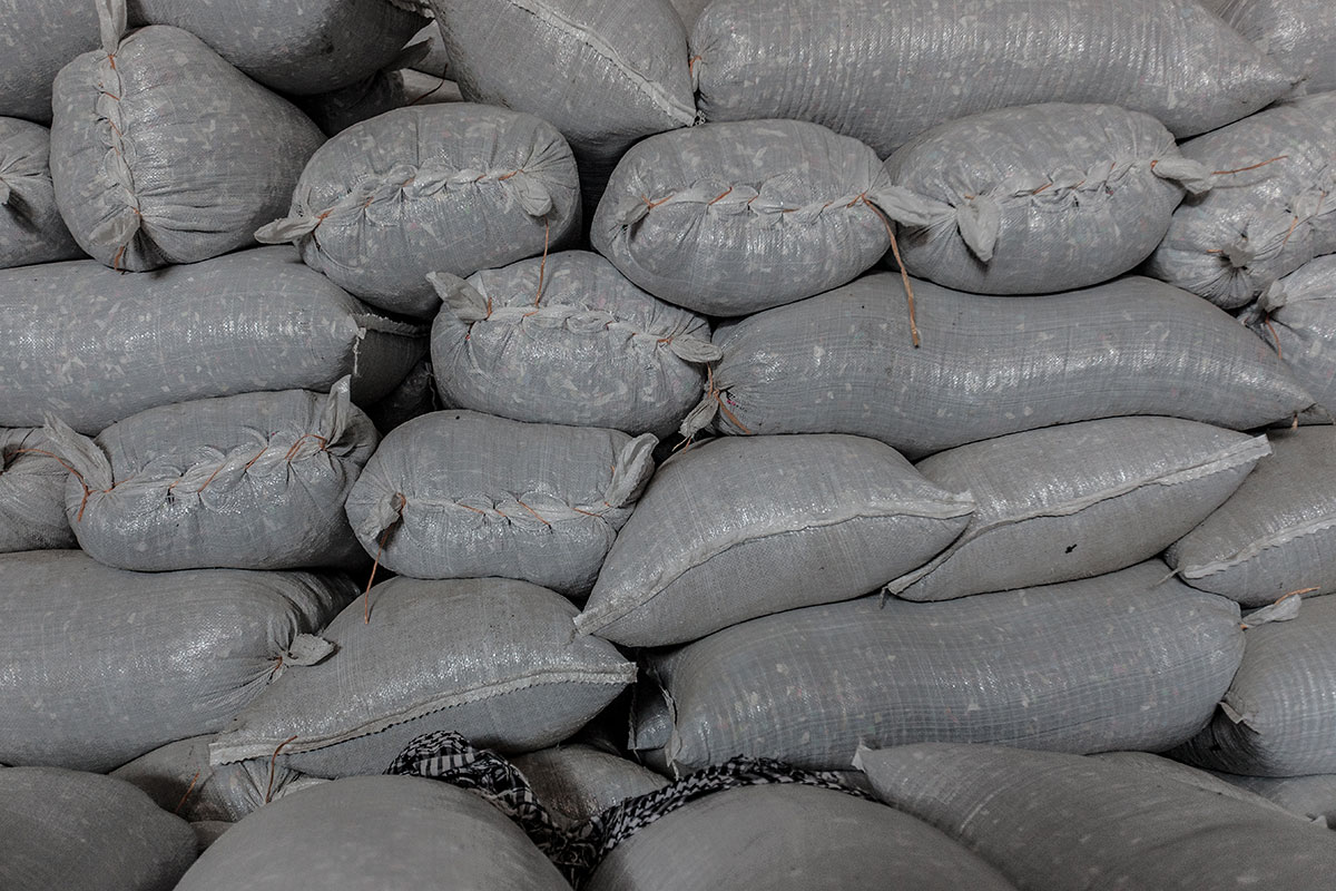 Please Do Not Use/ Iraqi children end up working in a landfill