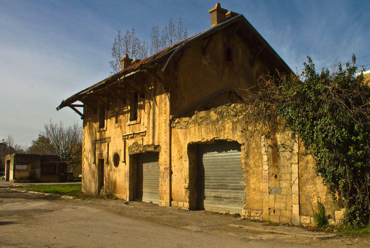 A Voyage Along Lebanon’s Nonexistent Railways/ Please Do Not Use