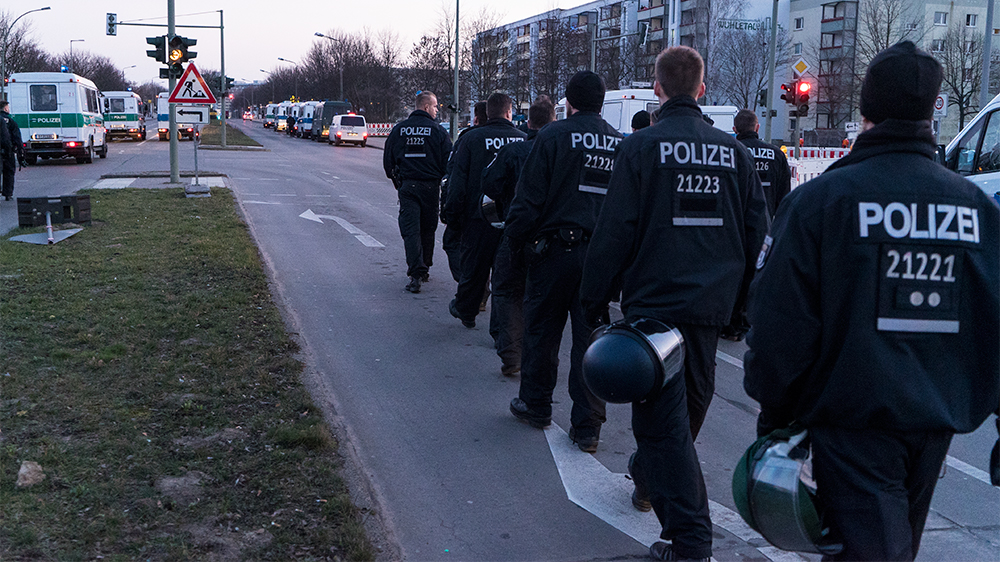 29 percent of Germans believe using weapons to prevent refugees from entering the country is justified [Sorin Furcoi/Al Jazeera]