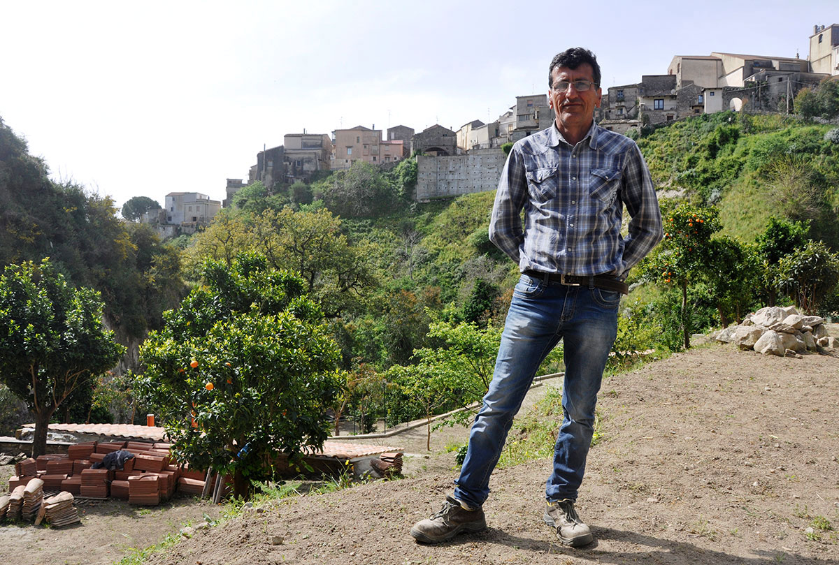 Refugees are welcome to Riace/ Please Do Not Use