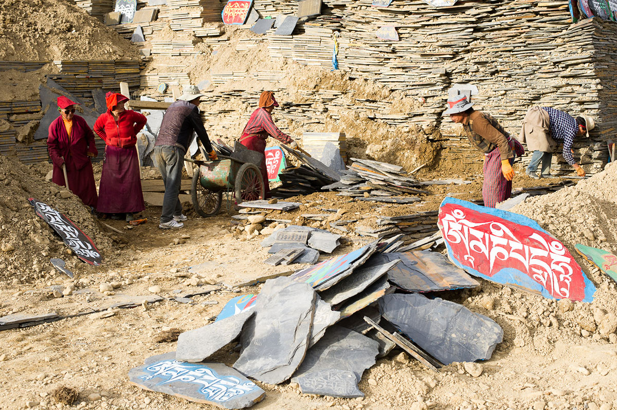 Tagong: On the Road to Tibet/ Please Do Not Use