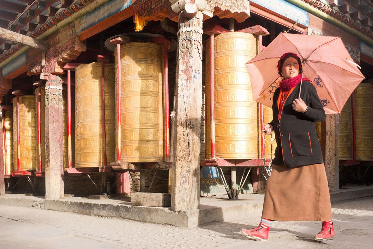 On the Road to Tibet/ Please Do Not Use