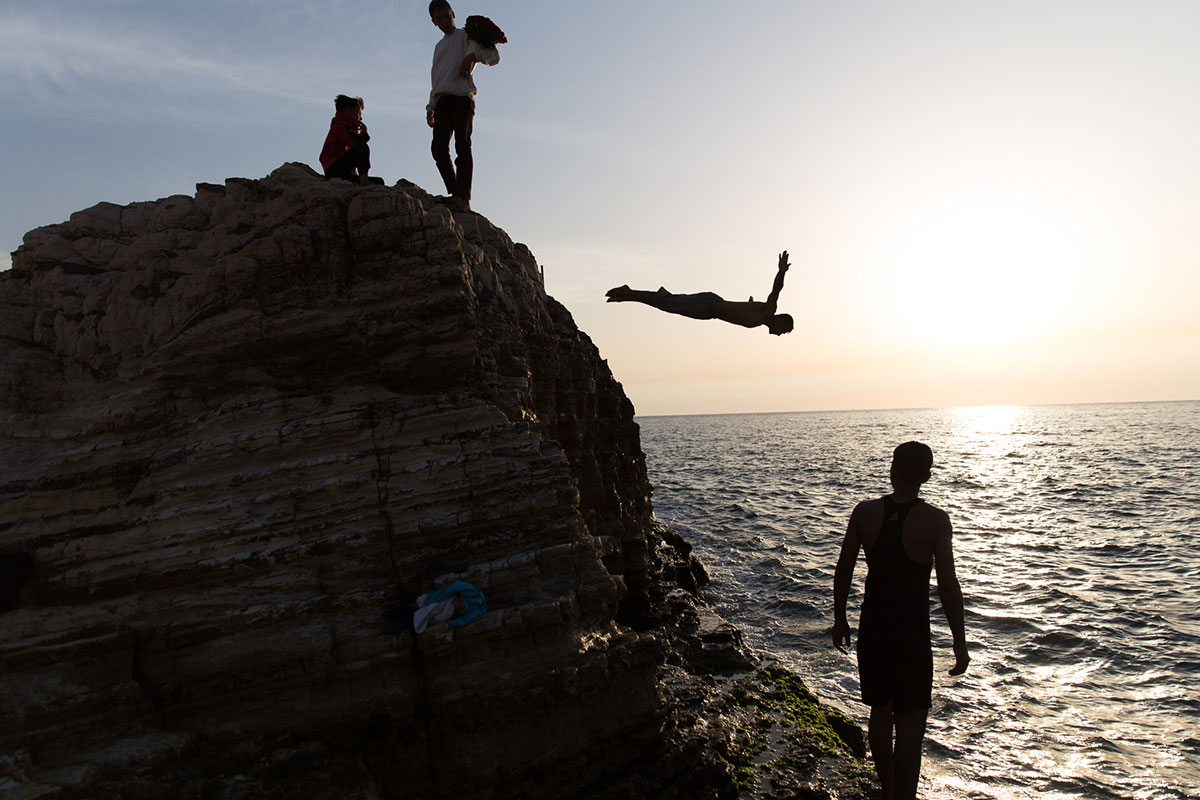 Keeping Al Dalieh, one of Beirut''''''''s last public waterfronts/ Please Do Not Use [Al Jazeera]