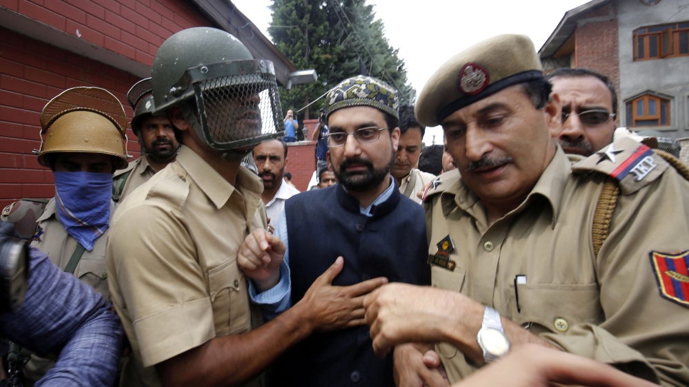 Separatist leader is detained in Srinagar