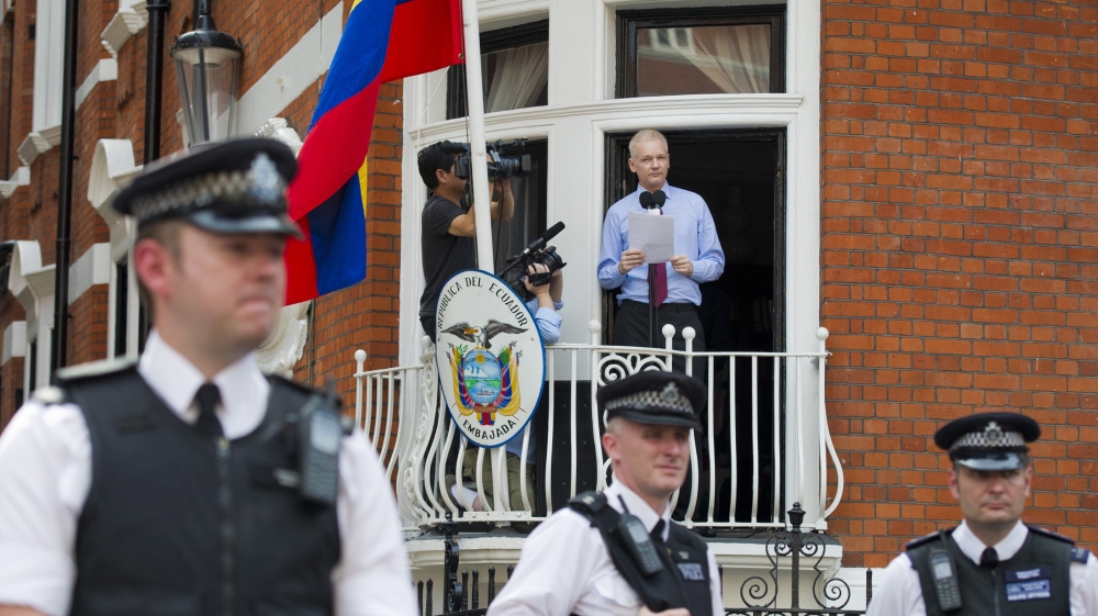 Ecuador to allow Swedish officials to question Assange