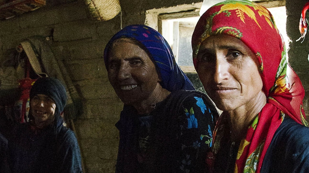 Khamisa is looking after about 10 relatives in her small shack [Thana Faroq/British Council] 