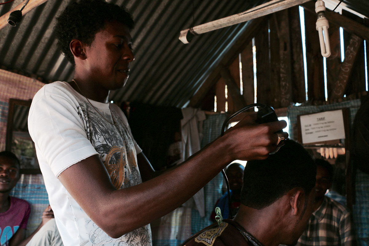 Coiffeurs and Khat/ Please Do Not Use