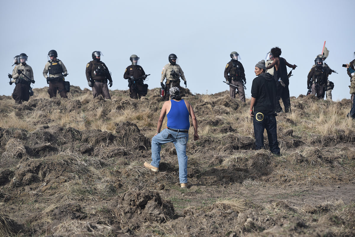 Thousands of Native Americans protest over pipeline /Please Do Not Use