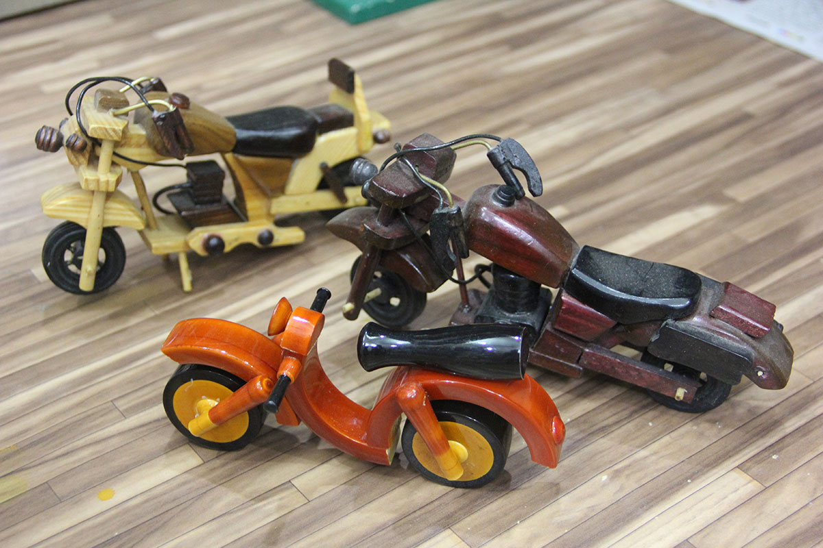 Kondapalli toys / Please Do Not Use