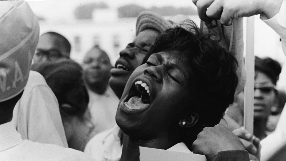 Photo 17- Magazine Photo - Know your history .