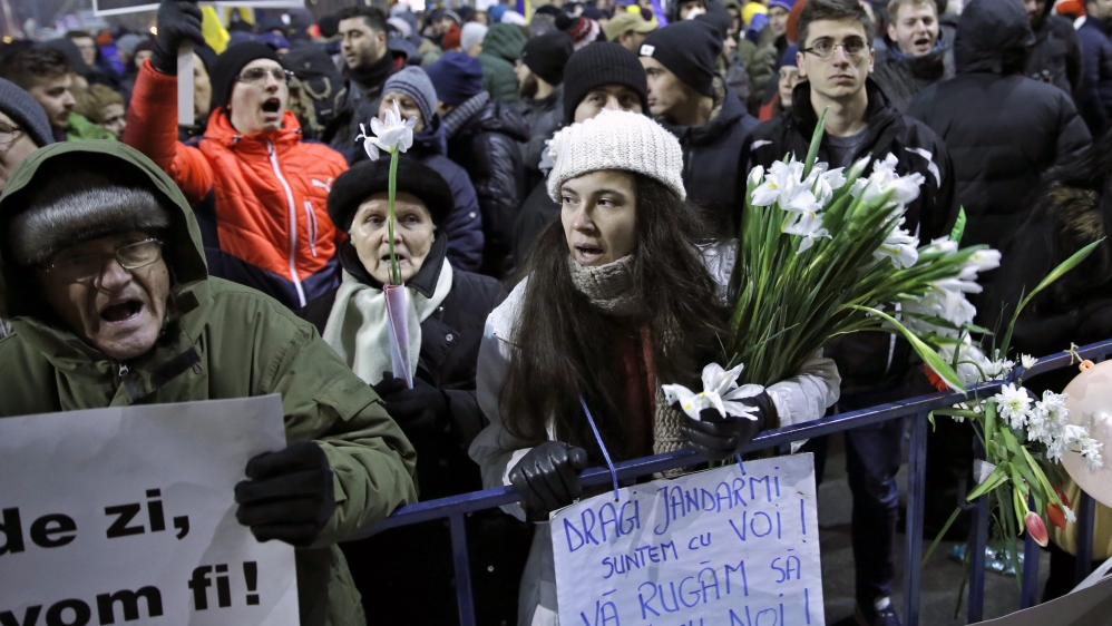 Romanians protest against pardon ordinance adopted by the government