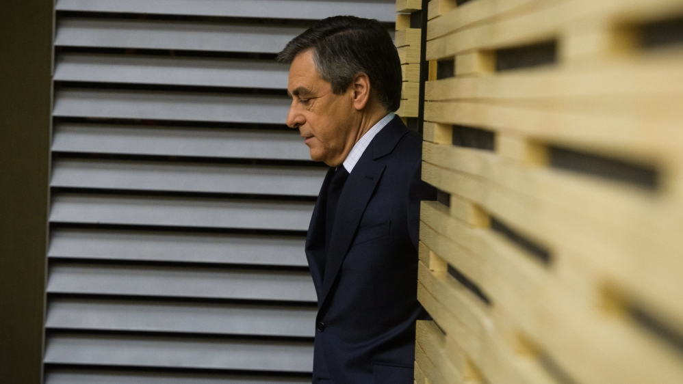 French 2017 presidential candidates meet representatives of French territorial departments