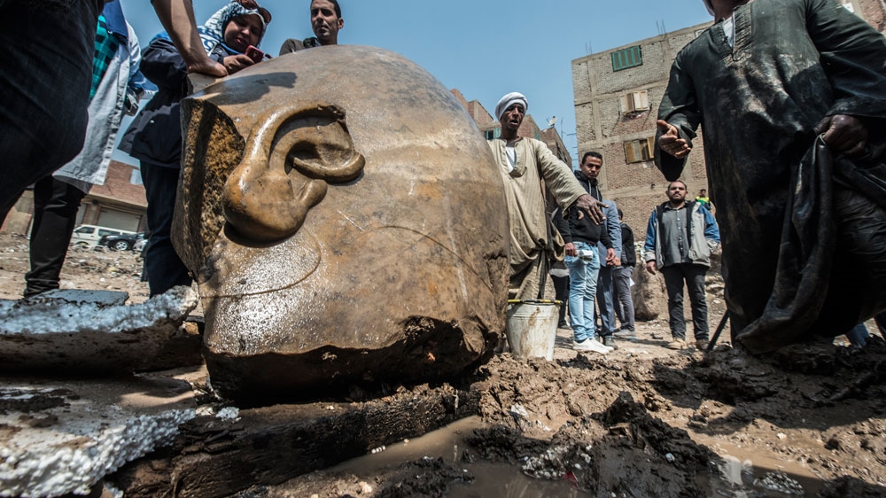 Egypt Pharaoh statue found in Cairo mud pit
