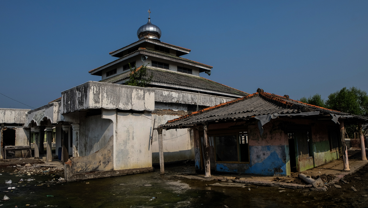 Drowning villages of Jakarta/ Please Do Not Use