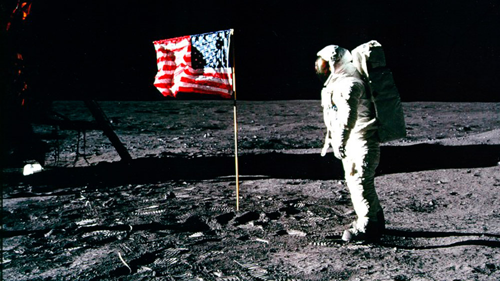 buzz aldrin space outside