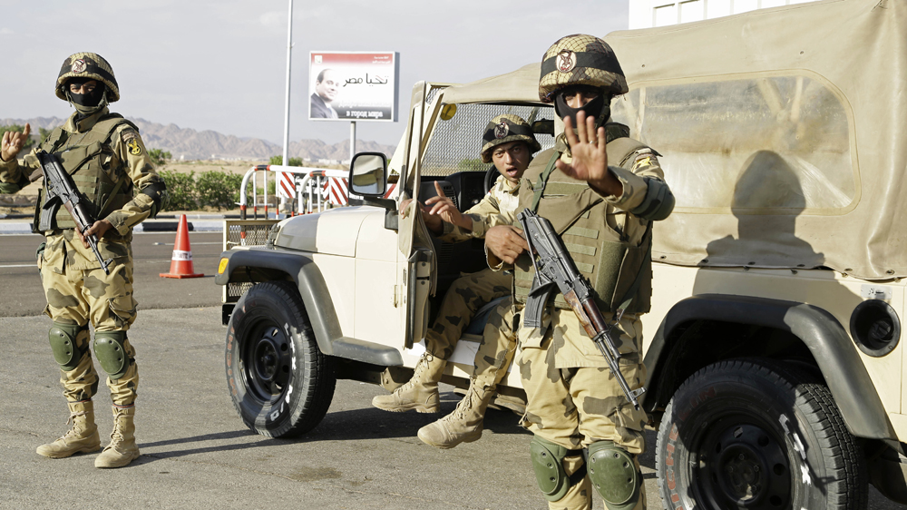 Egyptian soldiers standing guard in Sinai