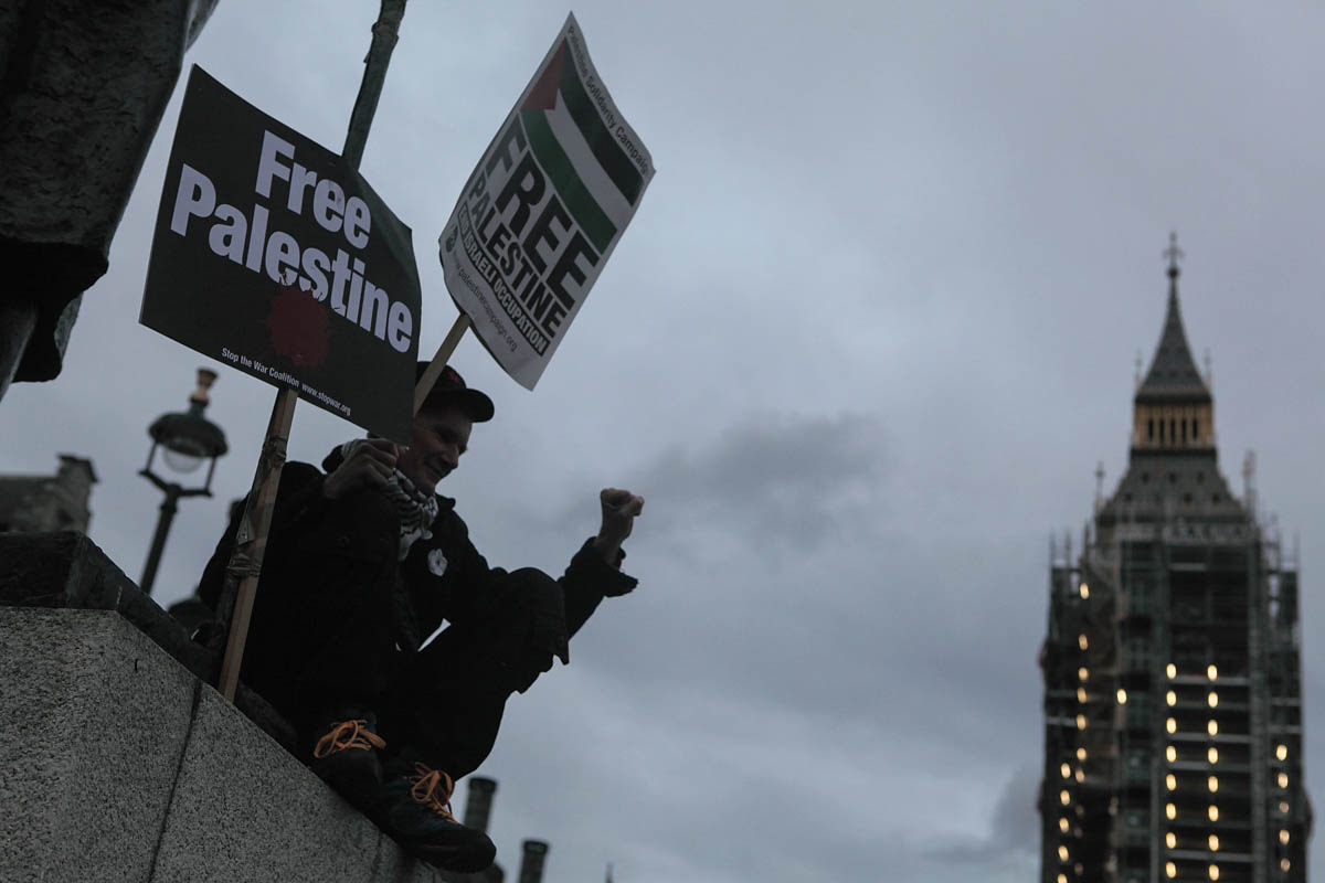 Palestinian activists mark 100 years of the Balfour Declaration in London