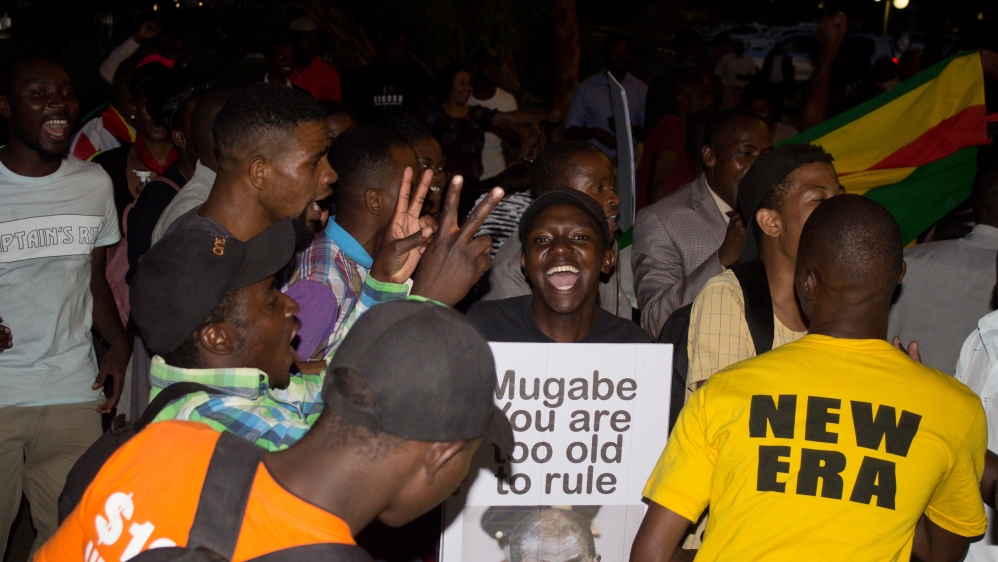Cheering crowds outside the Rainbow Towers hotel in Harare Tendai Marima/Al Jazeera [Al Jazeera]