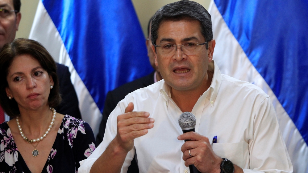 
Hernandez accuses the opposition of playing games [Jorge Cabrera/Reuters]
