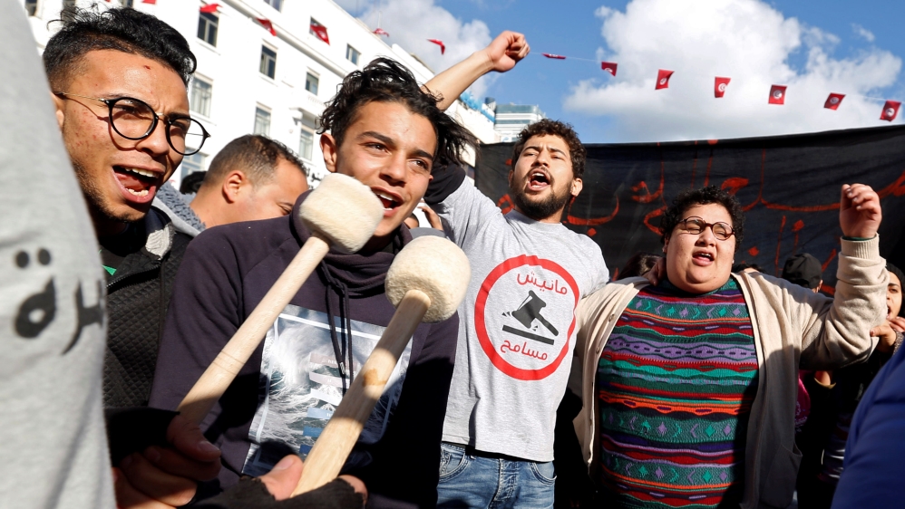 Protesters shout slogans against rising prices and tax increases in Tunis [Zoubeir Souissi/Reuters]
