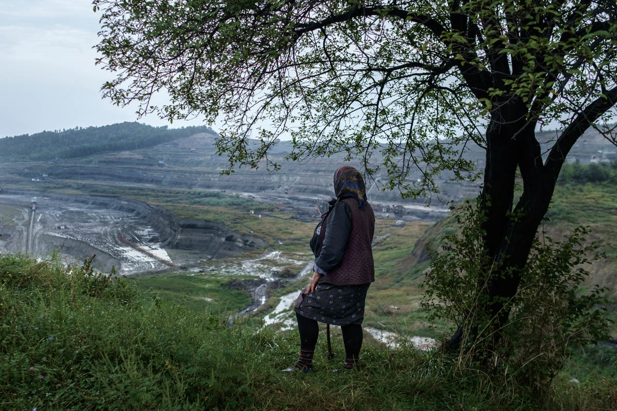 CEO plans to expand some of its mines, which would involve expropriating around 500 people with tax payers'' money. The Romanian government wants to issue executive decrees declaring the mines a projec