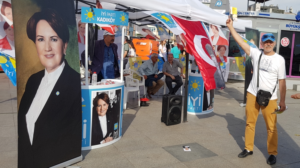 IYI Party volunteer Altmisdort says all parties in the Nation Alliance believe in the parliamentary system [Umut Uras/Al Jazeera]