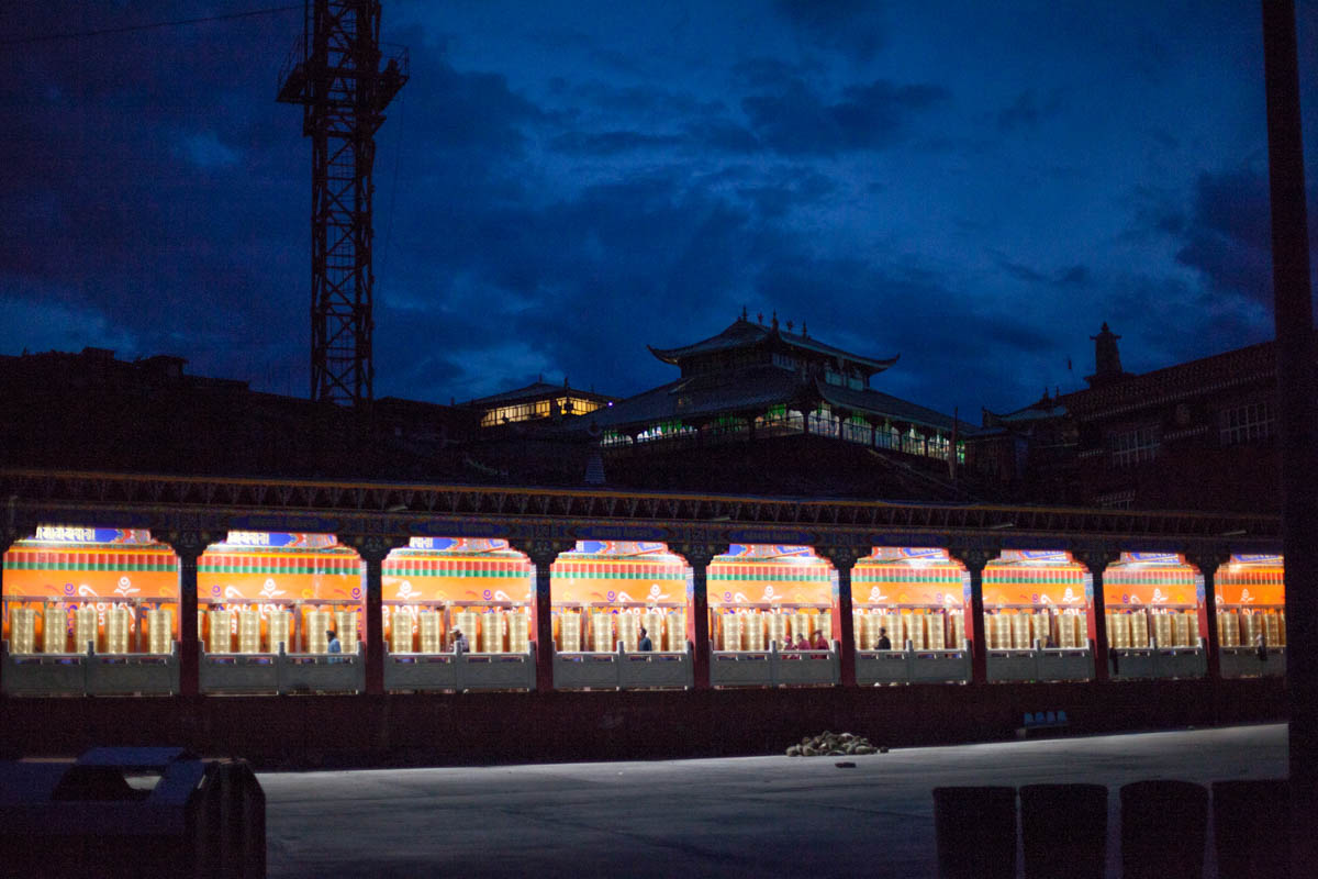 Yarchen Gar: The mountain monastery