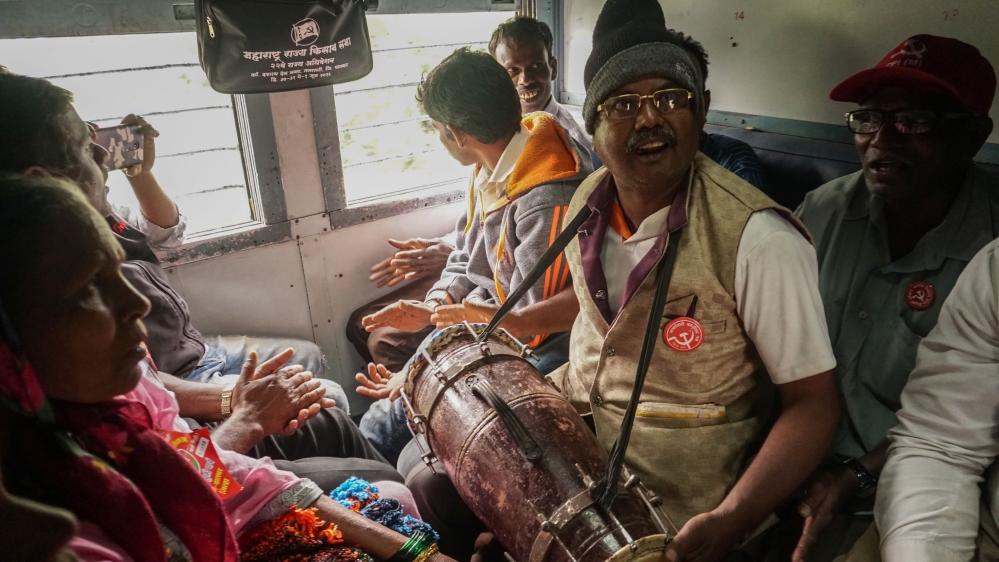 
Folk songs spoke to their collective resistance against being enslaved. Gulamgiri la devu ya maat, Adivasi na devu ni saath (We will put an end to slavery, we will lend a hand to the Adivasi) [Shone Satheesh/Al Jazeera]
