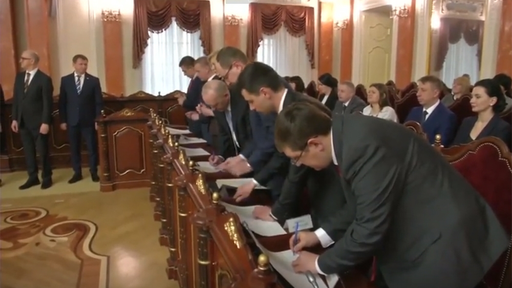 Ukraine president rolls out special court to try corruption cases